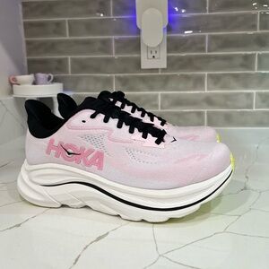 Hoka Clifton 10 WIDE Running Shoes. Women’s Size 7D Color Pink